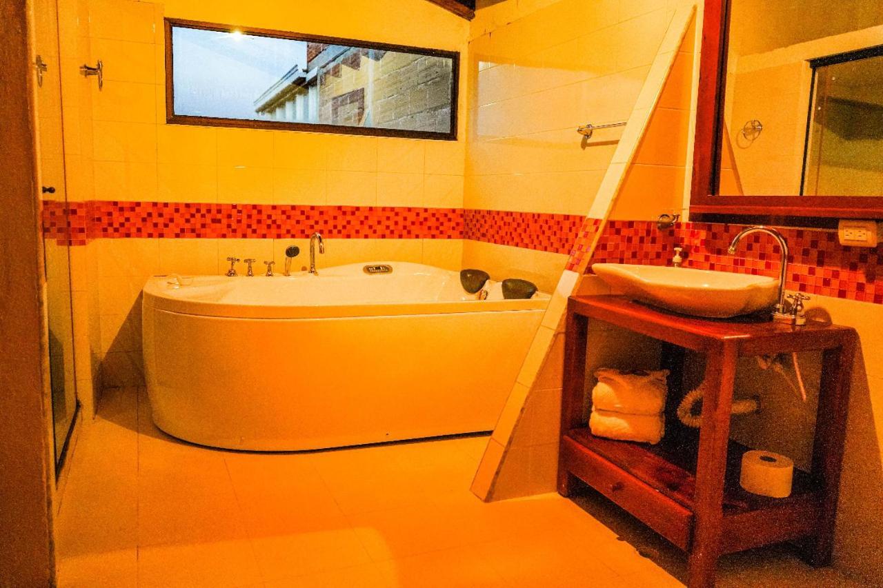 Bed and Breakfast Casa Pastora Coworking Guatapé Exterior foto